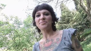 Outdoor sex audition gets spitroasted on some hot tattooed brunette's ass🍑.