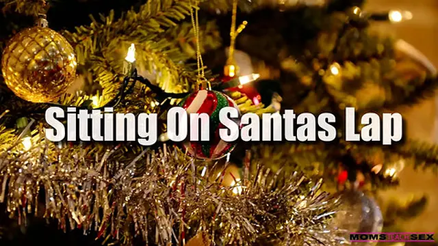 Sitting on Santas Lap - S14:e7
