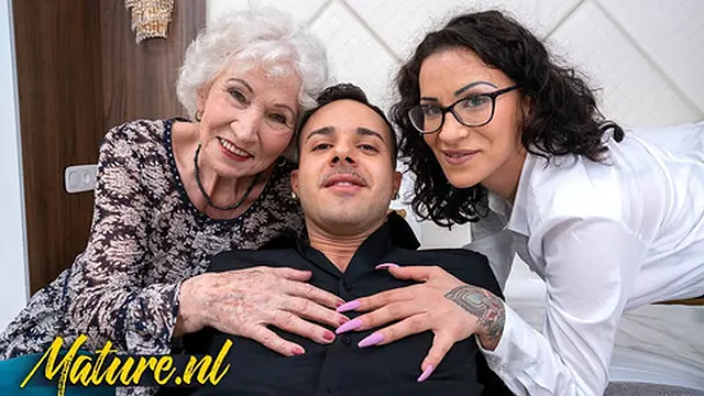 Natasha Ink Invites an Elderly Woman to Join Their Anal👌 Threesome!
