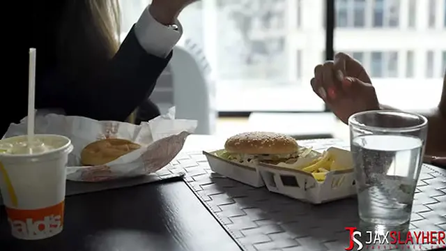 Veronica Leal Squirts On Jax Slayher′s Black Hard Cock🍆