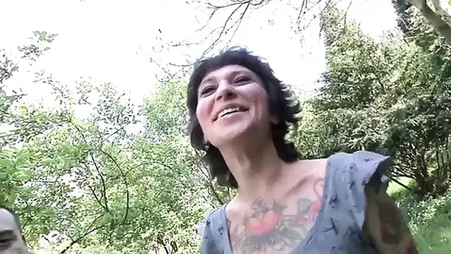 Huge tattooed girl threesome pussy fucking in the park cum in mouth