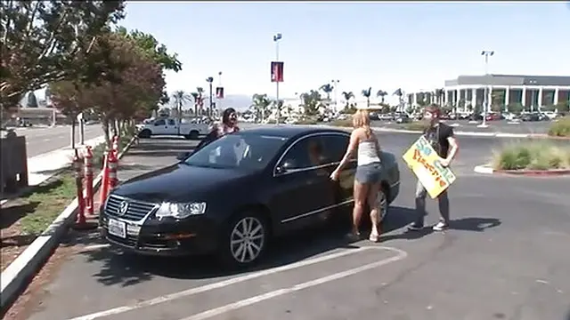 Hot Ladies Share and Suck😜 His Load