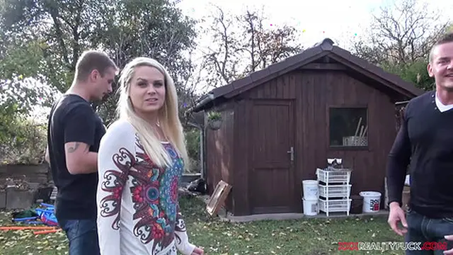 Knows Exactly What To Do - Barra Brass