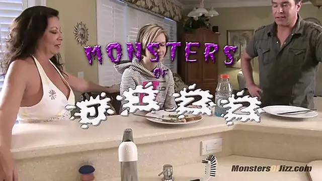 Nefarious girlfriend pleasured by large cock🌭