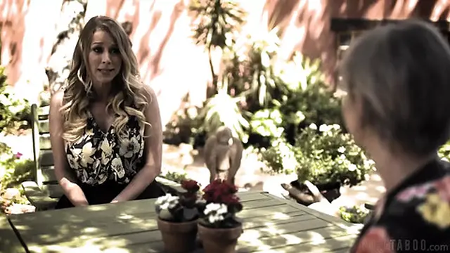 Pure : Solo Housewives Dee Williams and Katie Morgan Rebel Against Their Husbands