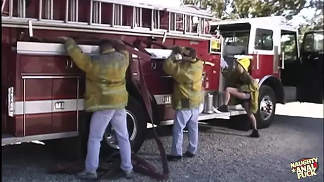 Latina Erotica After Giving Herself a Quick Self-rub, Samantha South Sticks Two Cocks in Her Constricted Tush 