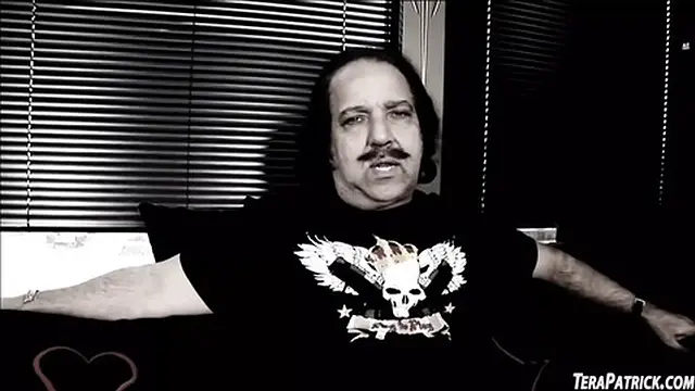 Tera Patrick goes lesbian with 2 girls