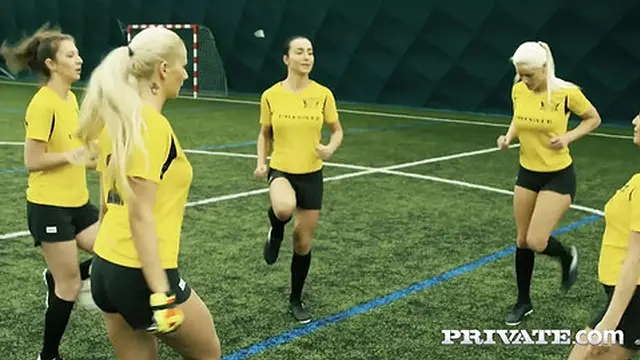 Alexis Crystal, hard fucking in a hot threeway