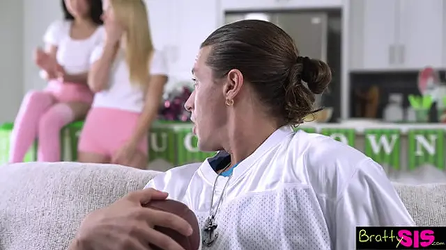 Wanna taste your boyfriend′s cum? Lulu Chu asks Maria Kazi- S25:E12