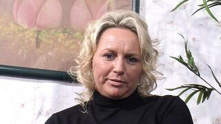 Milf fuck her pussy while filming in my pussy 2 - 4