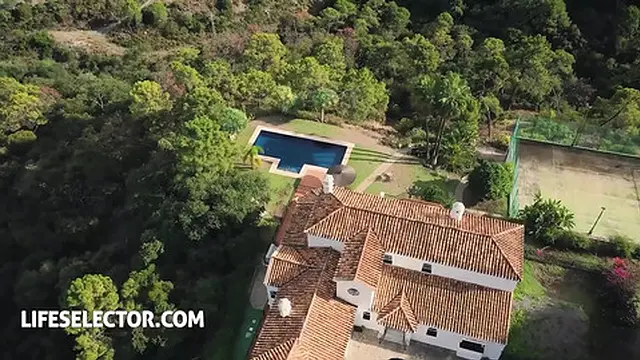 Bridesmaid Alexis Crystal and Sexy Wedding Guest Eva Generosi Blow You in Secret