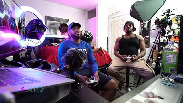 Can You Take Her Big Pussy✌?