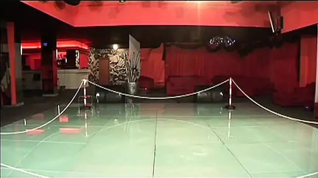 2 Boxers and a Slut: DP on the Ring