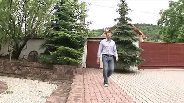 Lesbians Valentina and Cathy enjoy a wild three-way with a cock🌭