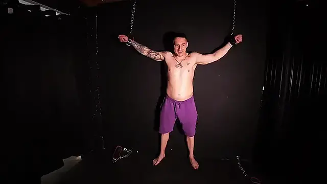 Maisie Lewis & Jasmine Brooks Show Irish Bull a Good Time