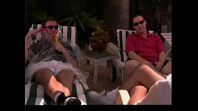 FFM Threesome in the Pool