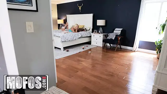 Lulu Chu and Madison Summers reunite post-breakup for a passionate threesome to fulfill her desires - MOFOS